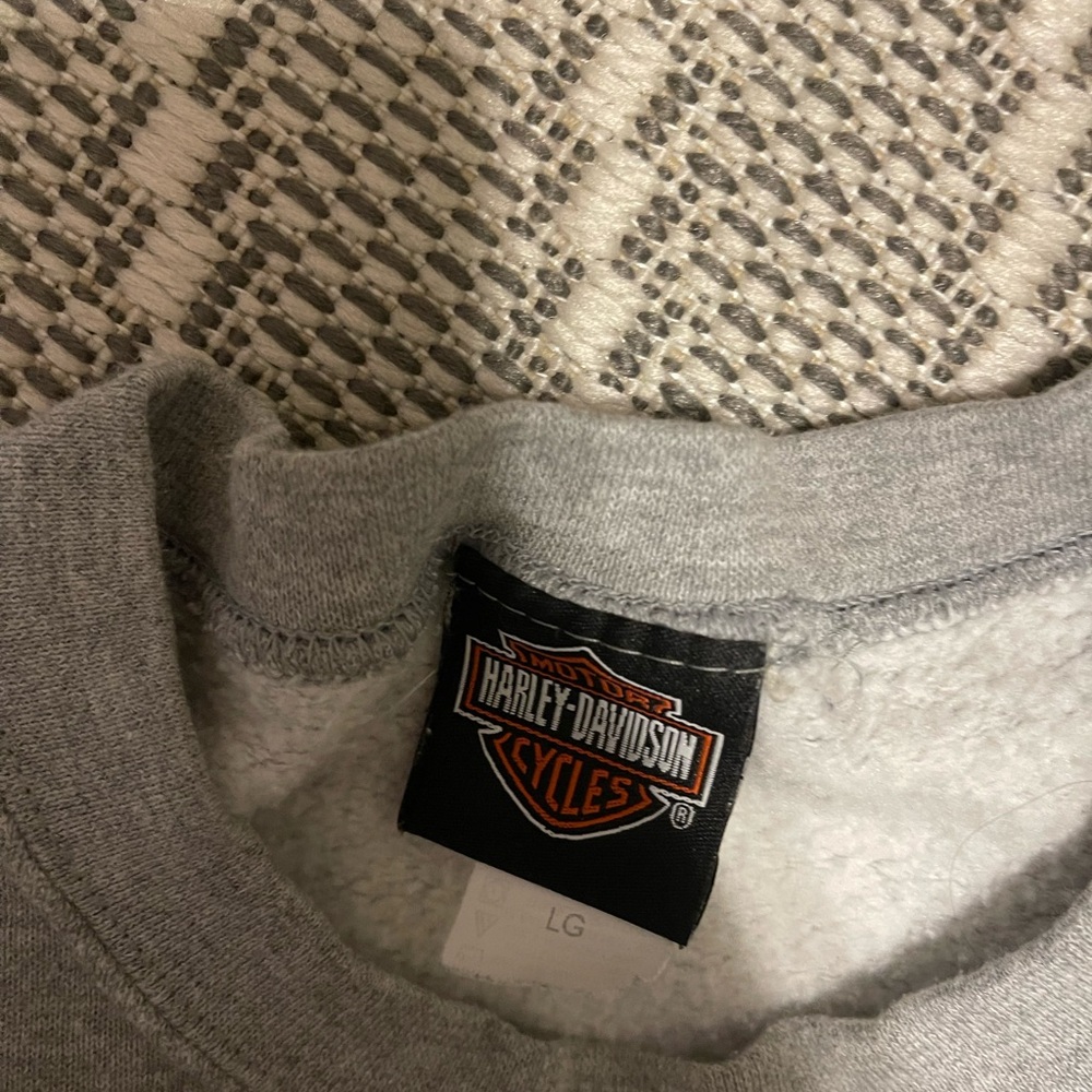 Sweatshirt. Large. Good Condition - image 4